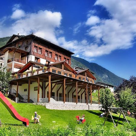 Albergo Miramonti Рабби Экстерьер фото