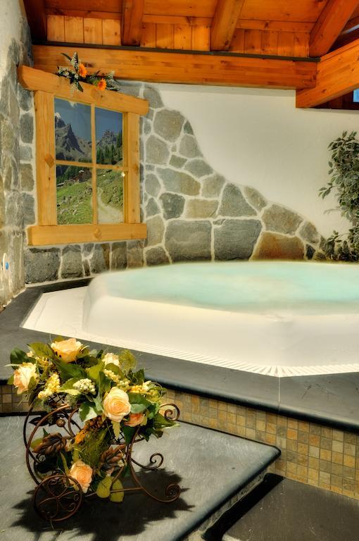 Albergo Miramonti Рабби Экстерьер фото