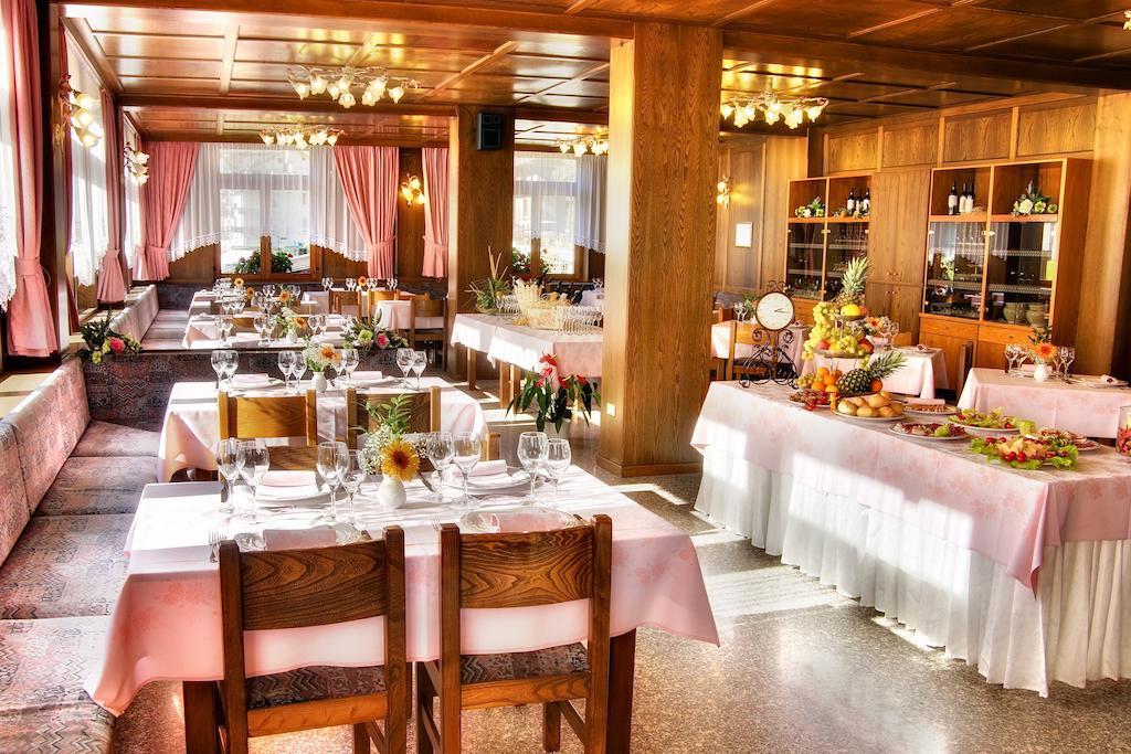 Albergo Miramonti Рабби Экстерьер фото