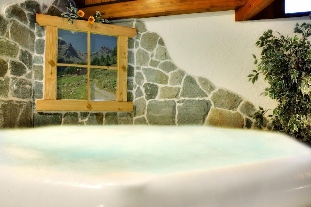 Albergo Miramonti Рабби Экстерьер фото