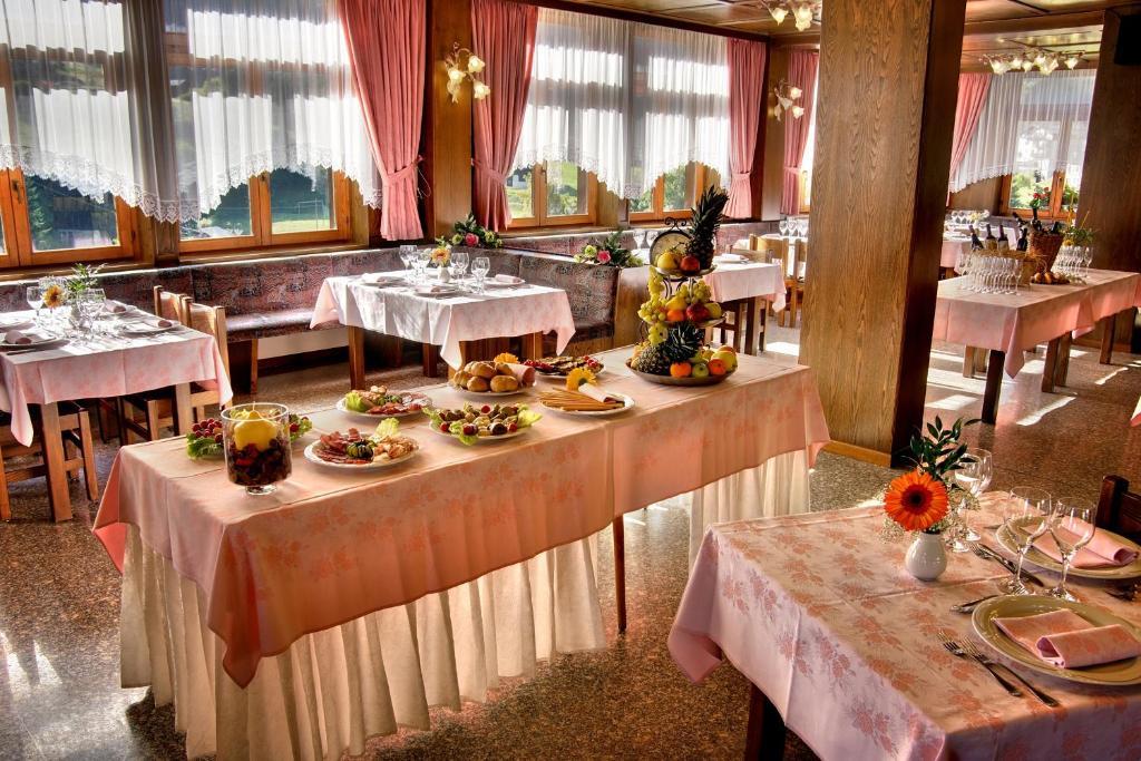 Albergo Miramonti Рабби Экстерьер фото