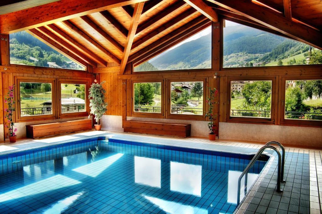 Albergo Miramonti Рабби Экстерьер фото