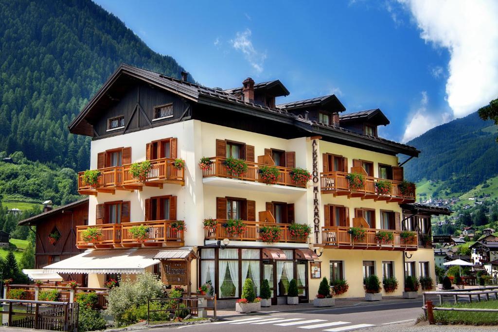 Albergo Miramonti Рабби Экстерьер фото